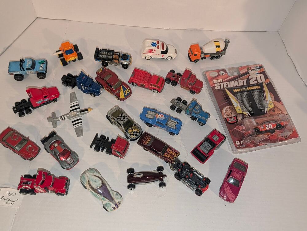 Mixed Lot 25 Vintage Diecast Cars Matchbox Hot wheel Vehicles New Tony Stewart